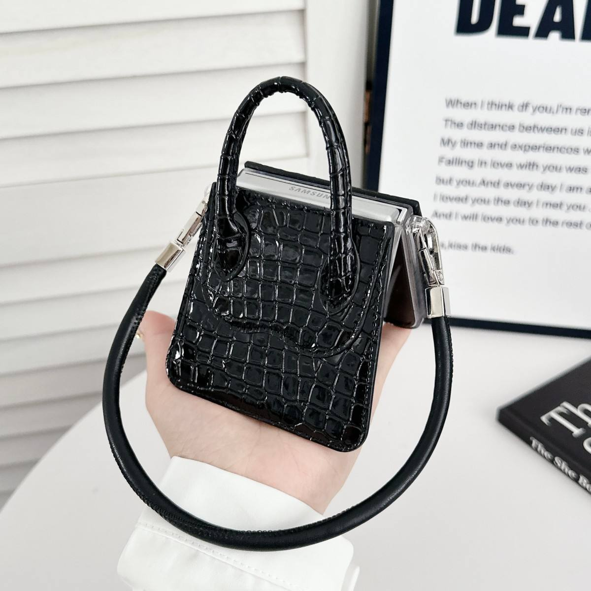 LuxeBag™ Designer Case – Mini Purse Style for Galaxy Z Flip 6
