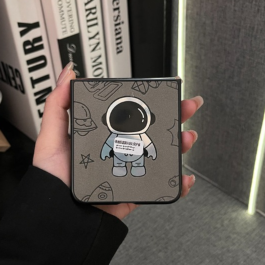 Astronaut Leather Case For Z FLIP 5 - Retro Chic