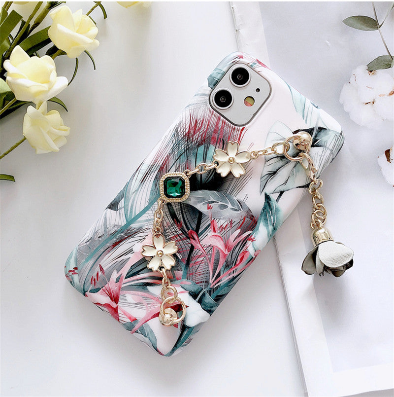 Floral Rhinestone iPhone Case: Elegance & Protection