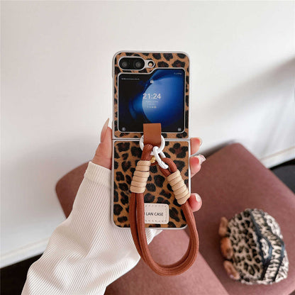 Leopard Print Bracelet Case for Samsung Z Flip – Trendy & Protective