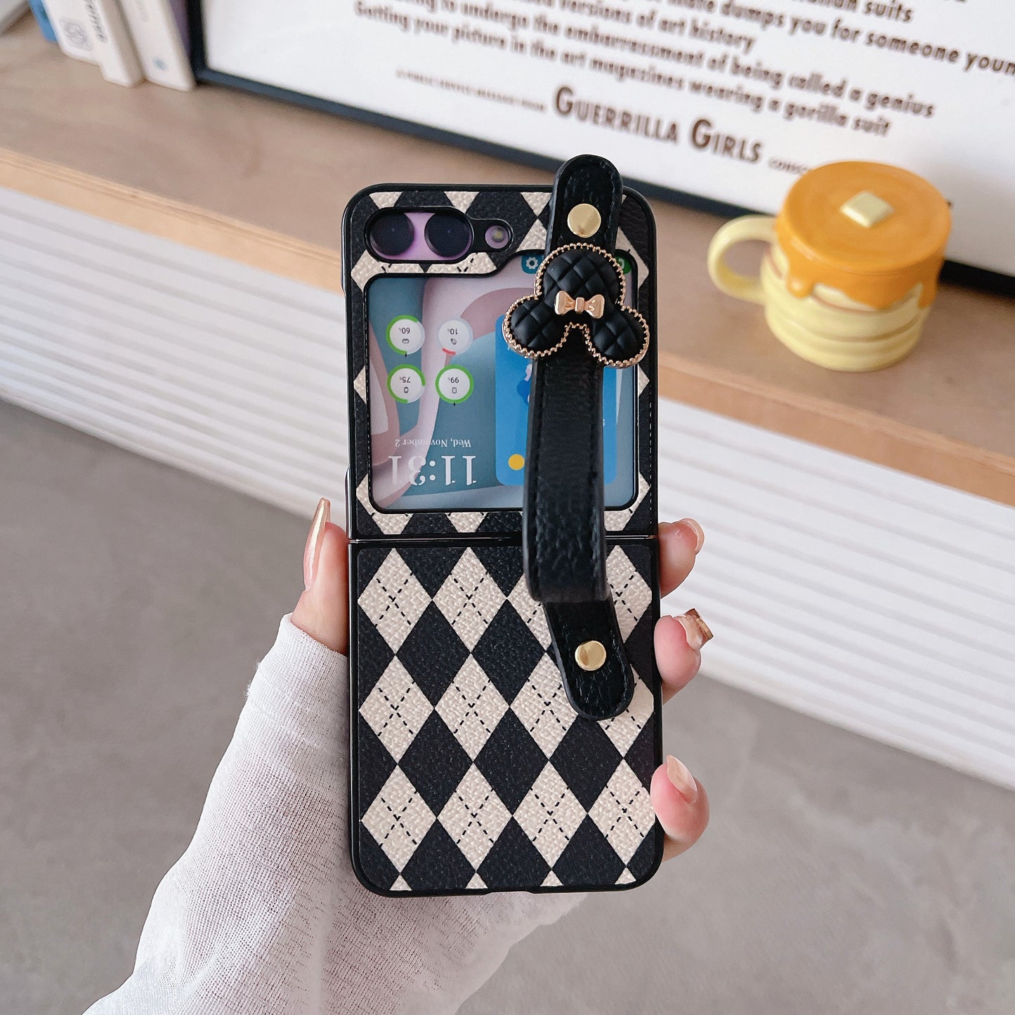 Z Flip 5 Case: Cute Protection