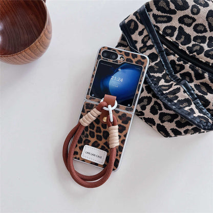 Leopard Print Bracelet Case for Samsung Z Flip – Trendy & Protective