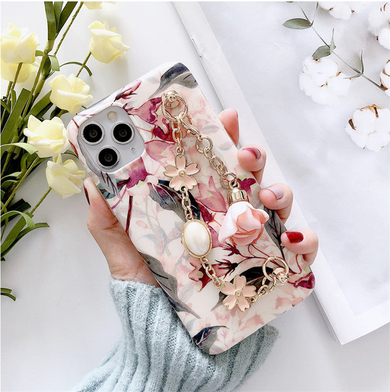 Floral Rhinestone iPhone Case: Elegance & Protection